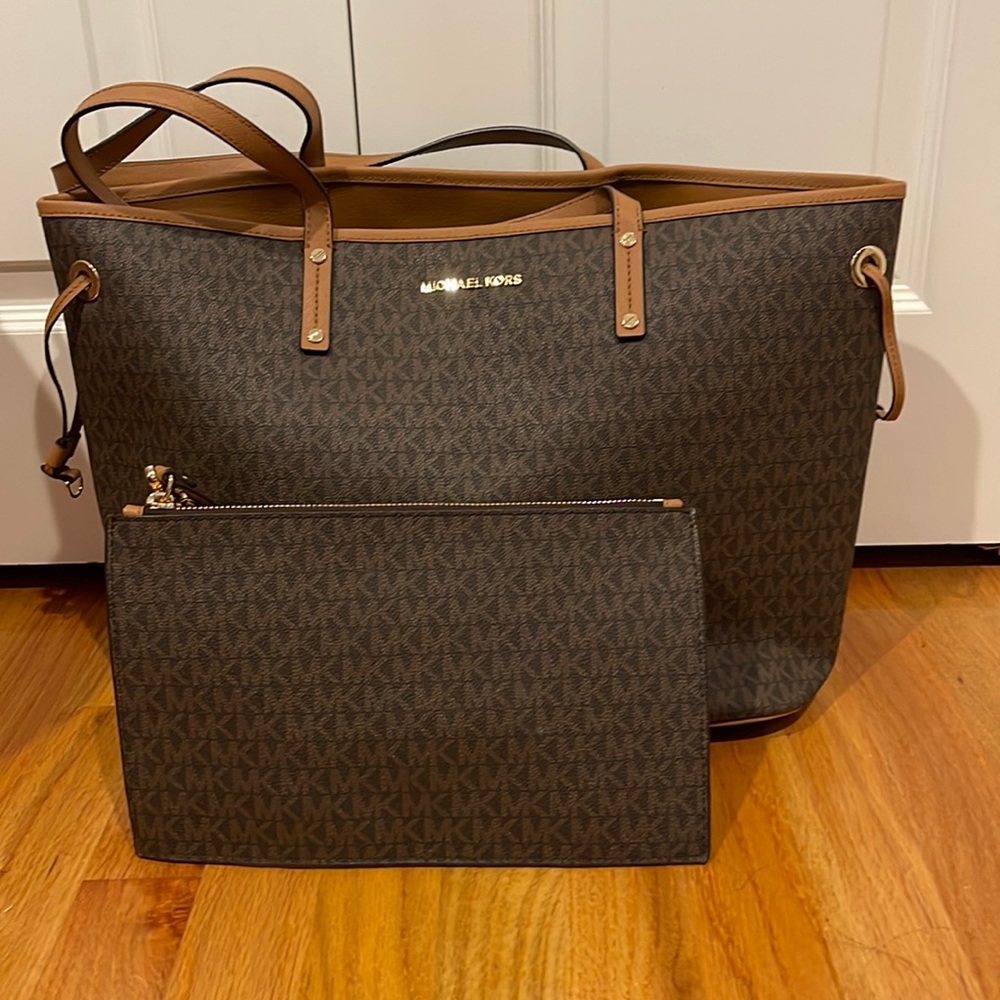 micheal kors tote bag with matching smaller zip bag